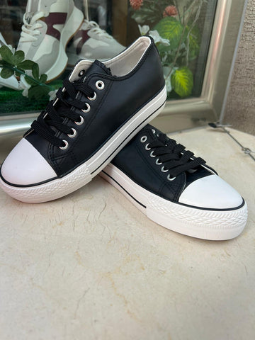 Converse Black